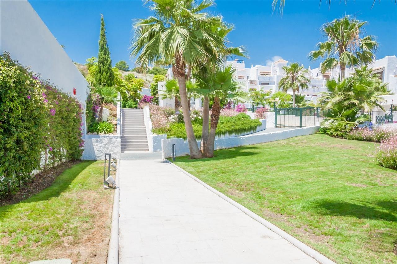 Golf Hill Estepona Canovas Экстерьер фото
